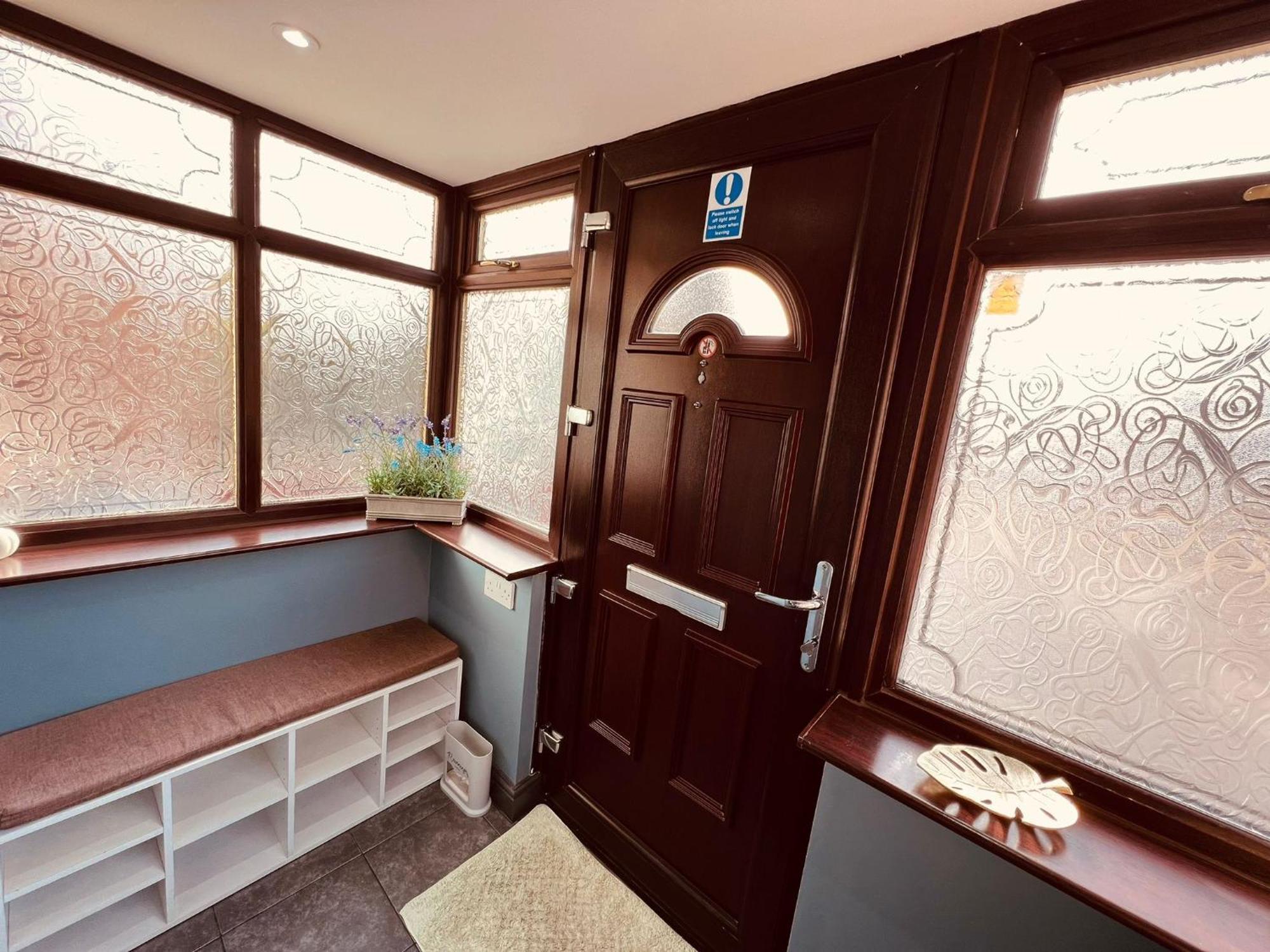 Modern Suites -5 Bedroom House- With Free Parking Birmingham City Exterior foto