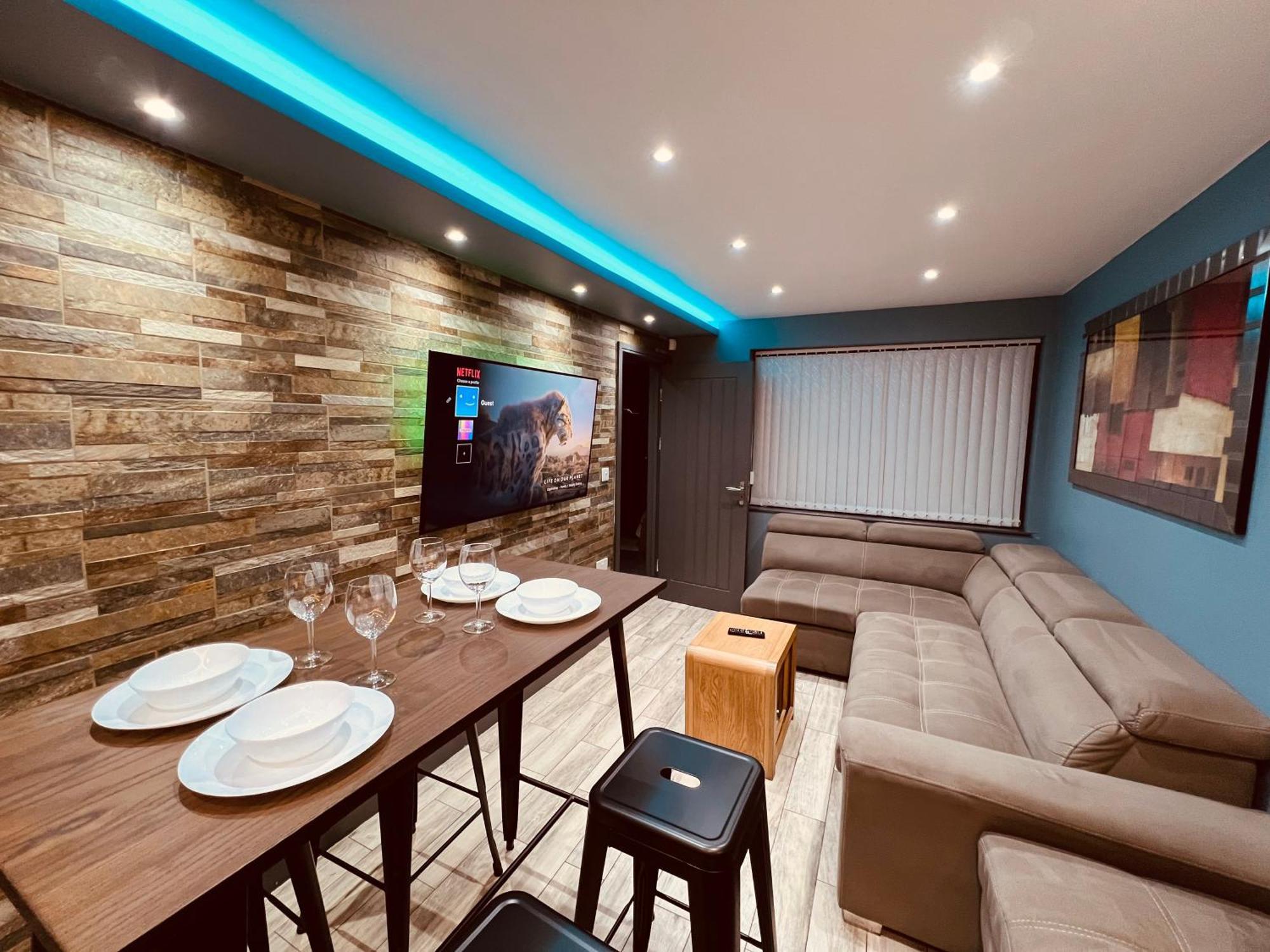 Modern Suites -5 Bedroom House- With Free Parking Birmingham City Exterior foto