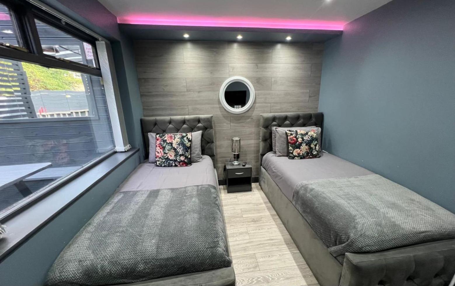 Modern Suites -5 Bedroom House- With Free Parking Birmingham City Exterior foto
