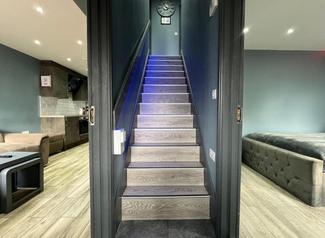 Modern Suites -5 Bedroom House- With Free Parking Birmingham City Exterior foto